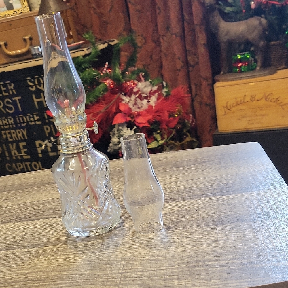 Mini Glass Oil Lamp w/2 Clear Chimneys/ VINTAGE EUC/ Cut & BLOWN GLASS